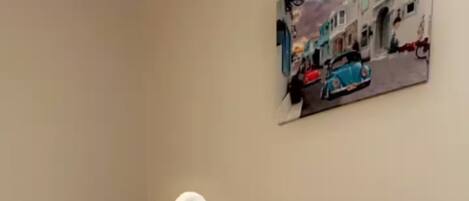 2 多间卧室、熨斗/熨衣板、WiFi、床单