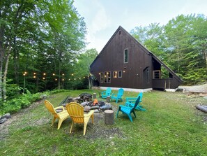 Property grounds - ~The TymeOff~ 15 min to Killington/Okemo, cozy/private cabin in the woods (Plymouth)