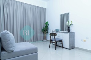 1 غرفة نوم وخزنة داخل الغرفة ومكواة/لوح كي وواي فاي مجانًا