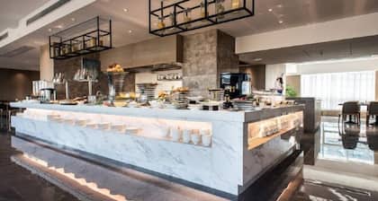 Jade Crystal Hotel (Jiaojiang Ocean World Store)