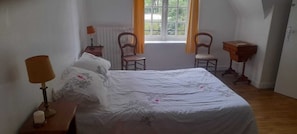 7 slaapkamers, een strijkplank/strijkijzer, wifi, beddengoed