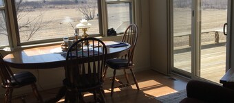 Charming 4-bedroom farmhouse with a view in marvelous Cambria