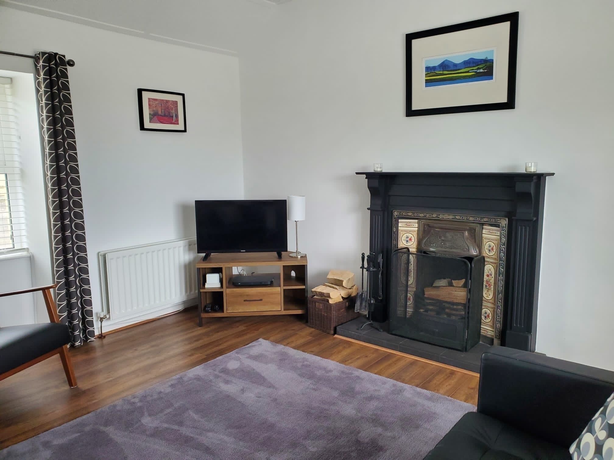 Smart TV, fireplace