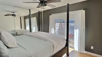 2 bedrooms, desk, iron/ironing board, travel crib