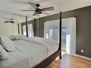 2 bedrooms, desk, iron/ironing board, travel crib
