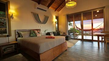 1 bedroom, in-room safe, free WiFi, bed sheets