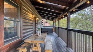 Interior - Mountains are Calling by Avantstay Sleeps 8 Hot Tub + Game Loft Located in Douglas Lake Resort (Sevierville)