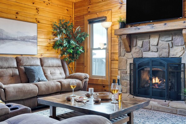 House (2 Bedrooms) | Interior - Mountains are Calling by Avantstay Sleeps 8 Hot Tub + Game Loft Located in Douglas Lake Resort (Sevierville)