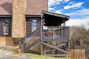 House (2 Bedrooms) | Interior - Mountains are Calling by Avantstay Sleeps 8 Hot Tub + Game Loft Located in Douglas Lake Resort (Sevierville)
