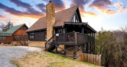 Mountains are Calling by Avantstay Sleeps 8 Hot Tub + Game Loft Located in Douglas Lake Resort
