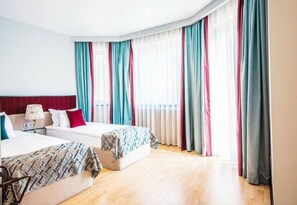 Standard Double or Twin Room, City View | Premium bedding, Select Comfort beds, minibar, in-room safe - Hazz Palace Hotel Baku (Baku)
