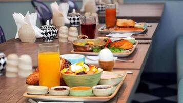 Desayuno bufé gratuito y diario