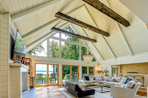 NEW Lakefront Lake Anna Views, Dock, Beach