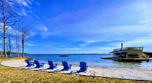 Beach nearby - NEW Lakefront Lake Anna Views, Dock, Beach (Bumpass)