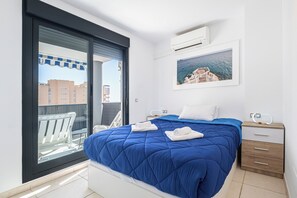 2 bedrooms, iron/ironing board, travel cot, free WiFi - Tamarindo Apartment 6p - Playa La Cala Beach (VC)