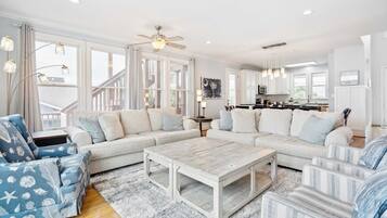 House (5 Bedrooms) | Interior