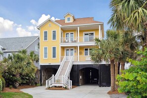 House (5 Bedrooms) | Interior - Oceanfront w/ Pool, Panoramic Deck Views, 5bdr Folly Ocean Breeze by Avantstay (Folly Beach)