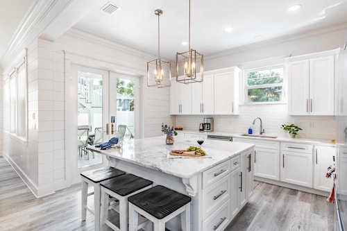 Modern 5bdr w/ Private Pool, 2 min Walk to the Beach! Montoute by Avantstay