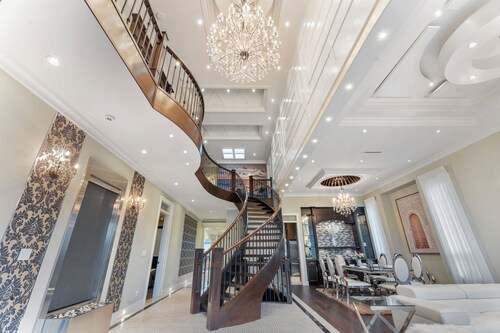 YVR/Luxe/Theatre/AC/New Westminster