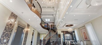 YVR/Luxe/Theatre/AC/New Westminster