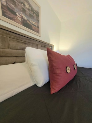 2 Schlafzimmer, Schreibtisch, Bügeleisen/Bügelbrett, WLAN