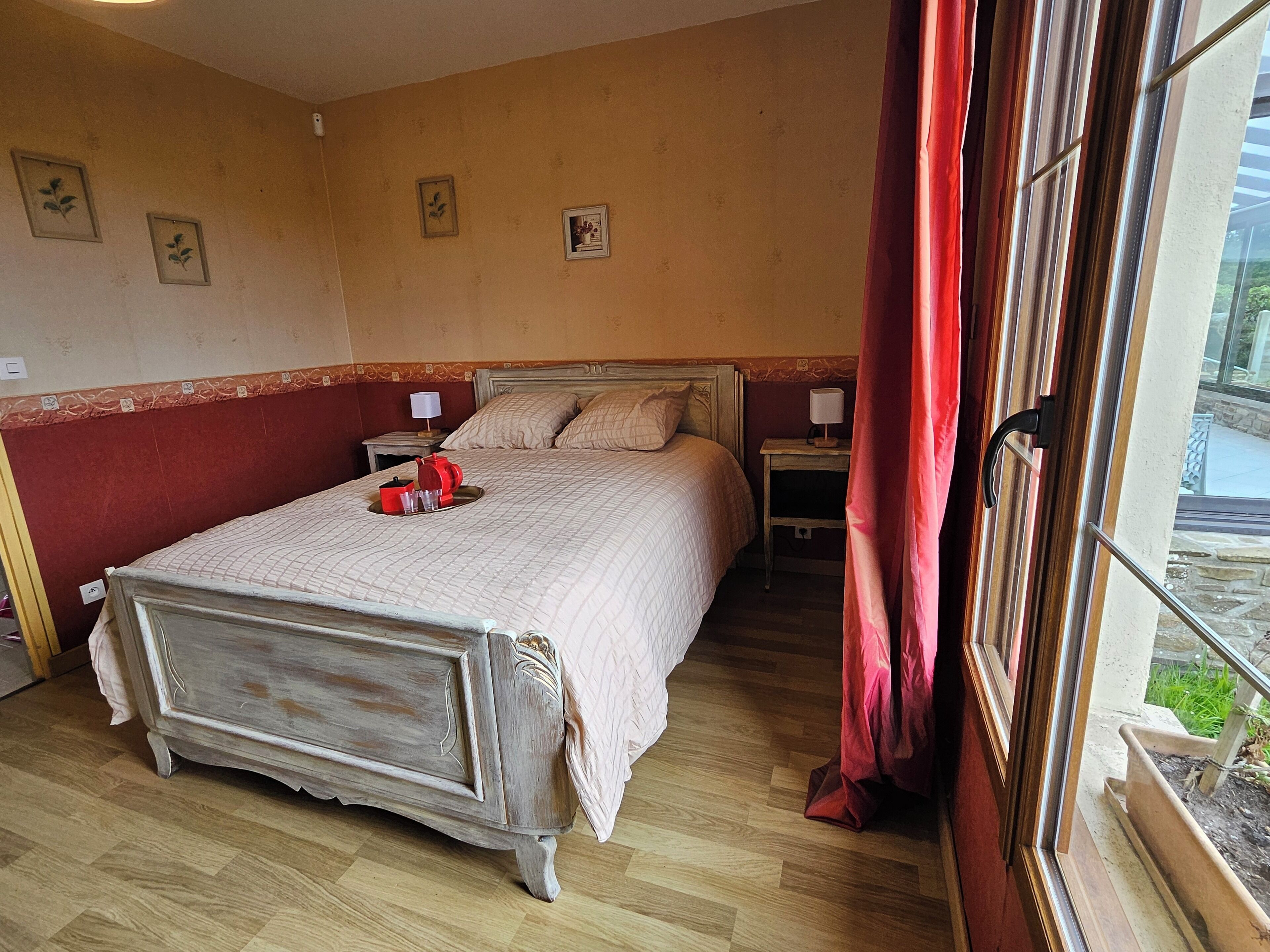 4 slaapkamers, een strijkplank/strijkijzer, wifi, beddengoed