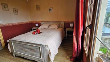 4 slaapkamers, een strijkplank/strijkijzer, wifi, beddengoed