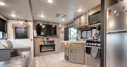 Mountain View Sip & Stay - near wineries, hikes, and towns!