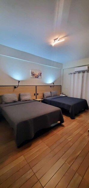 Coffres-forts dans les chambres, Wi-Fi gratuit, draps fournis