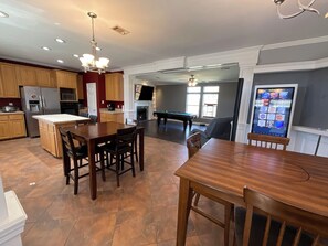 Dining - Spacious 5-bedroom house with WiFi, AC in charming Lafitte (Lafitte)