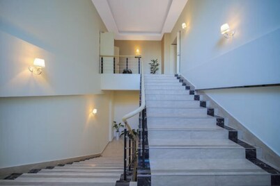 Shankee Hotel (Nanjing South Railway Station Shuanglong Avenue Subway Station)