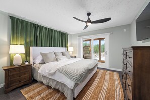 4 bedrooms, iron/ironing board, WiFi, bed sheets