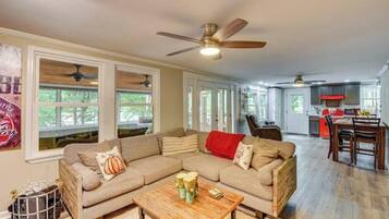 Smart-tv och eldstad