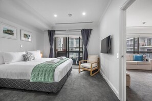 2 makuuhuonetta, silitysrauta/-lauta, ilmainen Wi-Fi