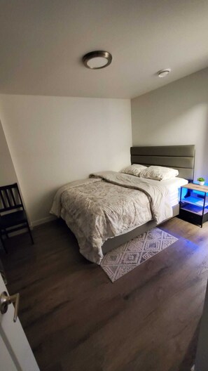 1 chambre, bureau, fer et planche à repasser, Wi-Fi