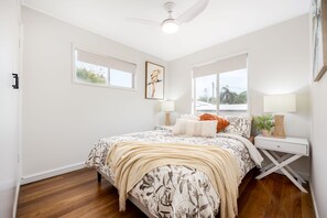 2 habitaciones, tabla de planchar con plancha y wifi gratis 