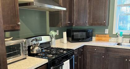 Belvidere Mountain Vista - Near Jay Smuggs Stowe Long Trail, Pet OK, Easy Access, Flexible Check-In!