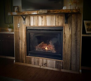 Interior - Belvidere Mountain Vista - Near Jay Smuggs Stowe Long Trail, Pet OK, Easy Access, Flexible Check-In! (Belvidere)