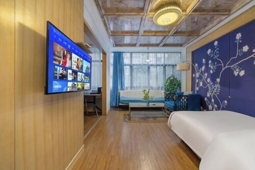 Hangzhou Yue Boutique Hotel (Longhu Zijing Tianjie Sandun Subway Station)