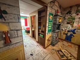 Kingdom Theme | In-room safe, desk, laptop workspace, soundproofing