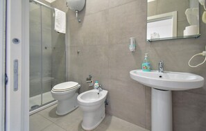 Een douche, een haardroger
