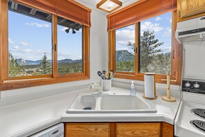 Interior - Elkhorn West -Amazing views! Close to town! (Estes Park)