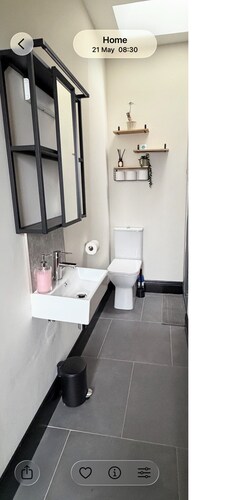 Modern 1-Bedroom Apartment in a Period Home, Next to Dublin’s Botanical Gardens