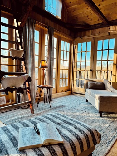 Charming 16x16 pine cabin in delightful Greenfield New Hampshire with WiFi