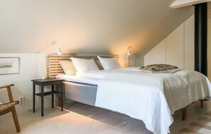 3 室のベッドルーム、旅行用ベビーベッド、WiFi (無料)、ベッドシーツ