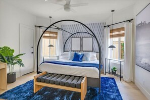 3 bedrooms, desk, iron/ironing board, free WiFi