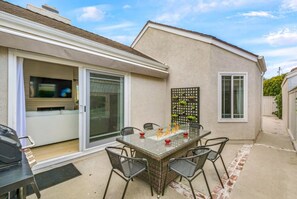 تناول الطعام بالخارج