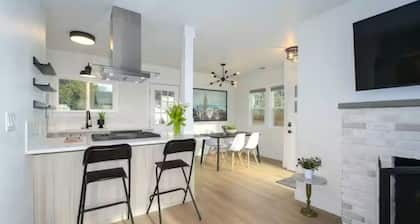 Charming 2 Bedroom Stay in Camas