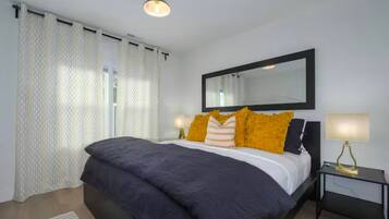 2 bedrooms, iron/ironing board, WiFi, bed sheets