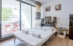 1 室のベッドルーム、アイロン / アイロン台、旅行用ベビーベッド、WiFi (無料)